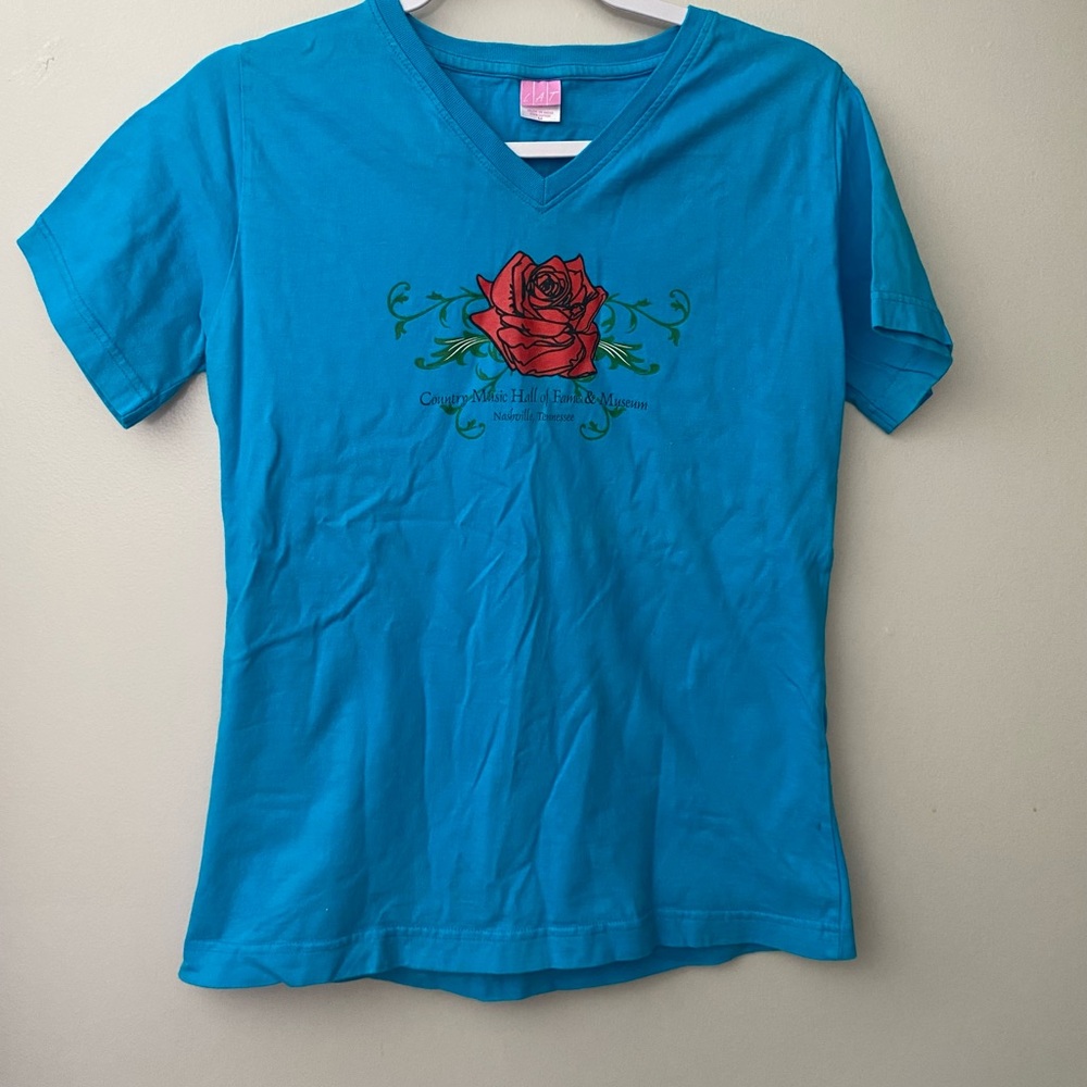 Woman’s medium tshirt